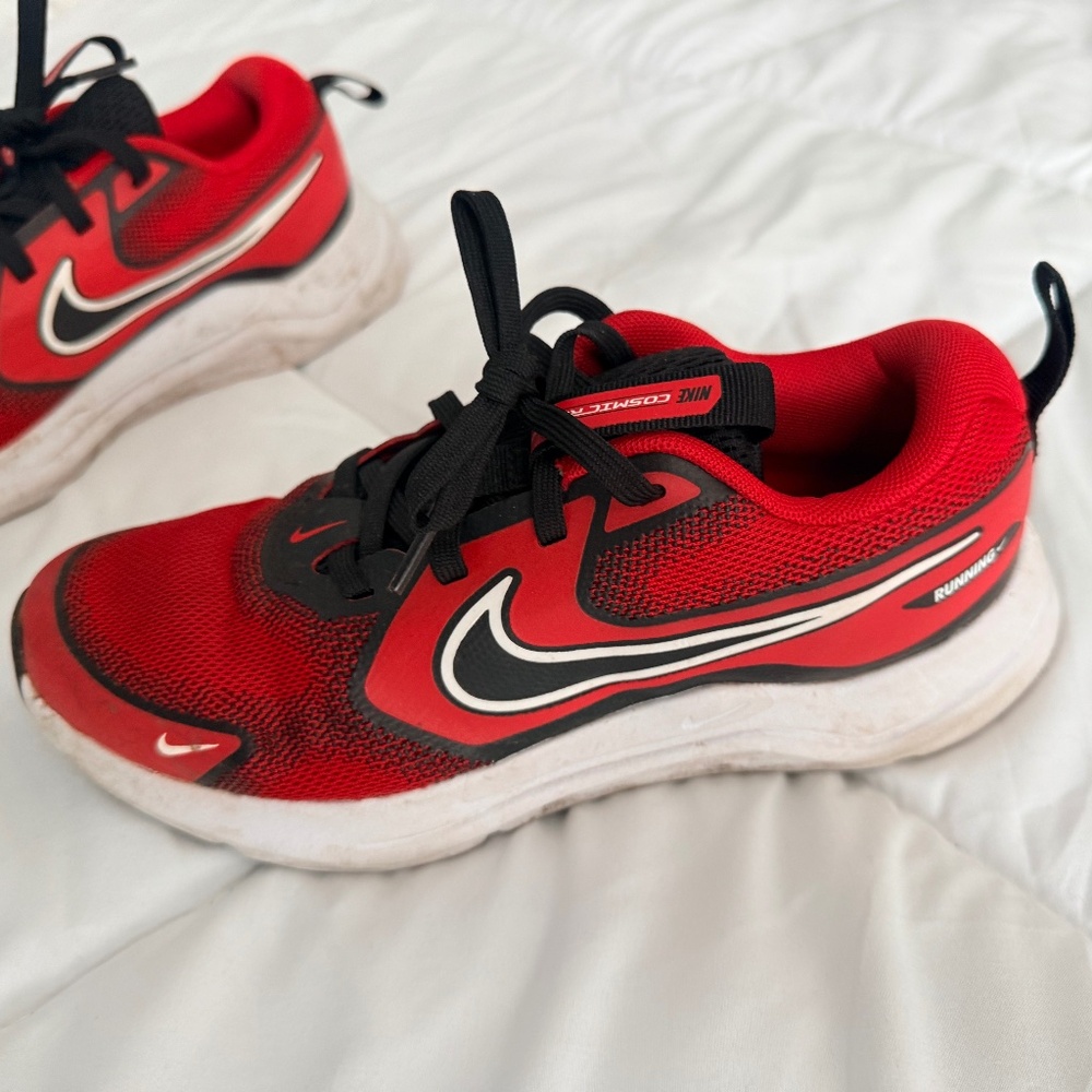Nike Boys’ - Cosmic Runner Shoes